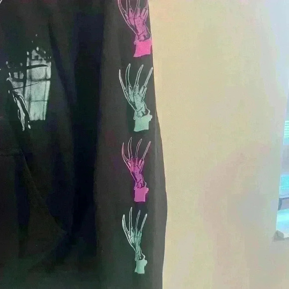 NWOT Unisex A Night On Elm Street Hoodie. Size M - Picture 2 of 3